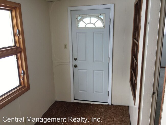 Building Photo - 3 br, 1 bath House - 421 W. 14