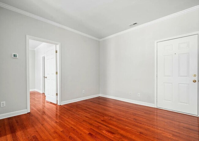 Building Photo - Don’t Miss This Beautiful 1-Bedroom