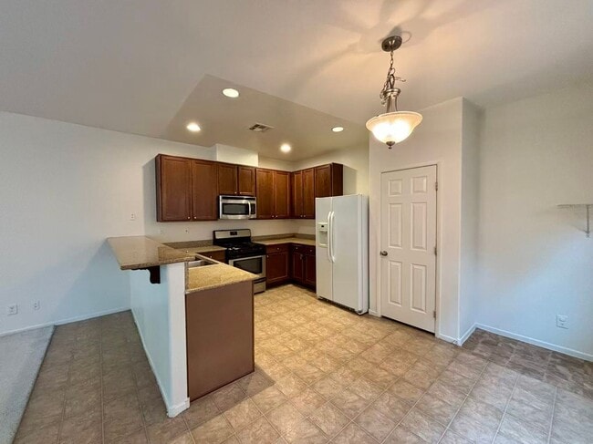 Building Photo - Cozy and charming house