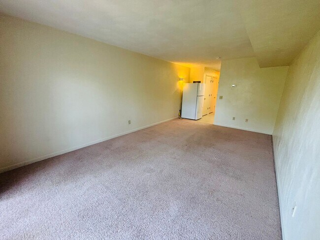 Foto del edificio - Efficiency 1 Bathroom Condo