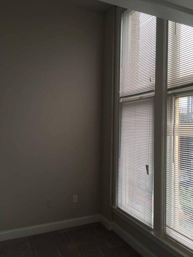 Building Photo - 238 N George St