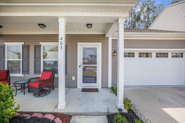 Building Photo - Beautiful Traditional Home with Downstairs...