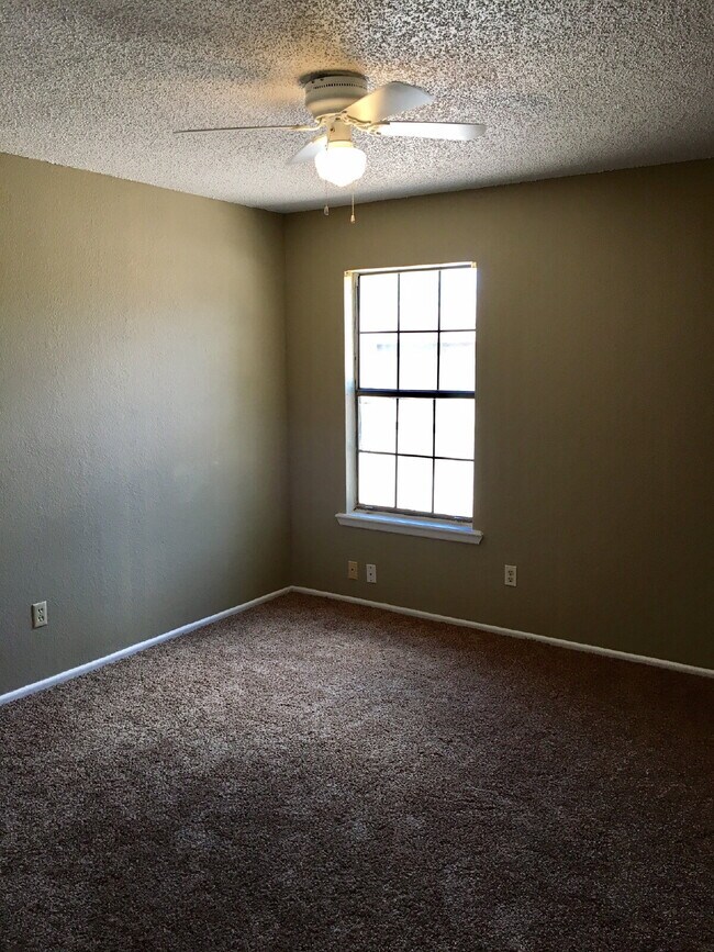 Building Photo - Two Bedroom Located in Frenship ISD!