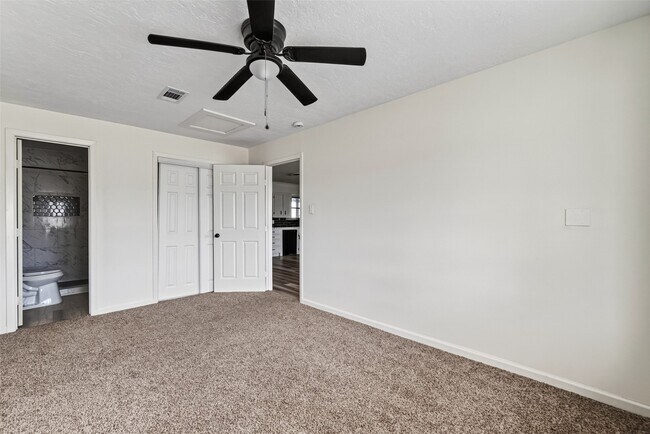 Building Photo - 1308 W Dumble St