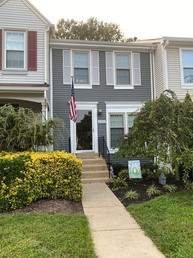 Foto principal - 6340 Chimney Wood Ct