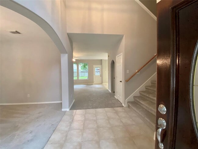 Building Photo - 143 W Russet Grove Cir