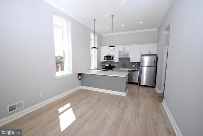 Building Photo - 23 W Union St