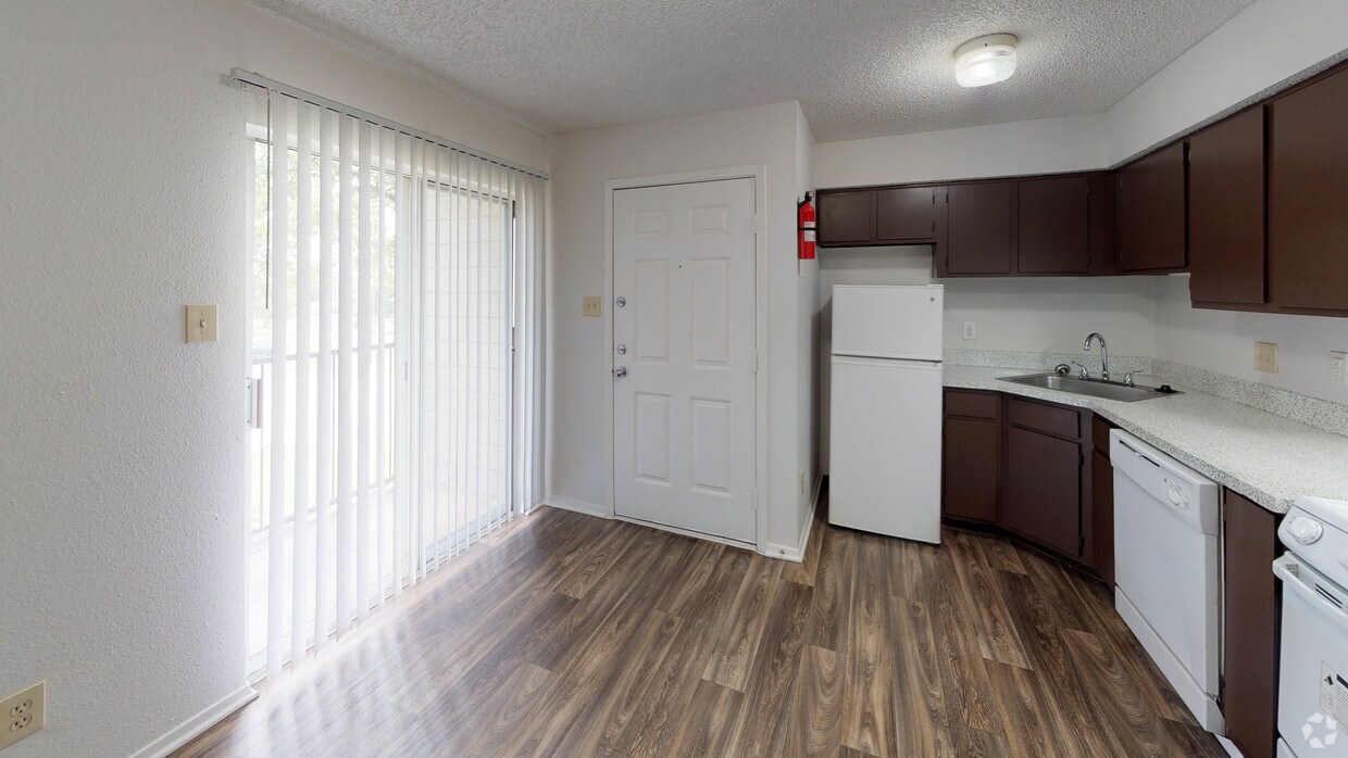Photo - Oaks of Denton Apartments