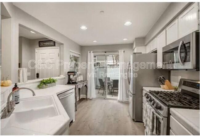 Foto del edificio - 6221 Barb Werner Ln