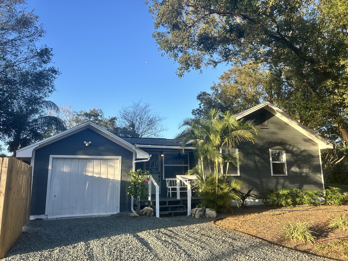 Foto principal - 1625 53rd St S
