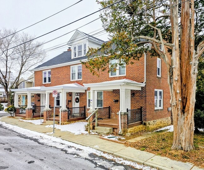 Building Photo - 221 Arch St