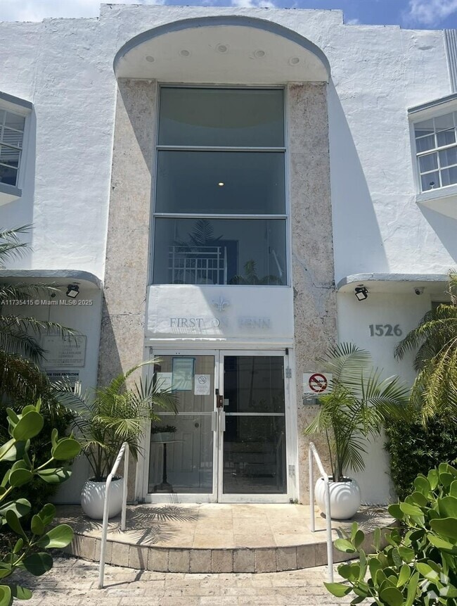 Building Photo - 1526 Pennsylvania Ave
