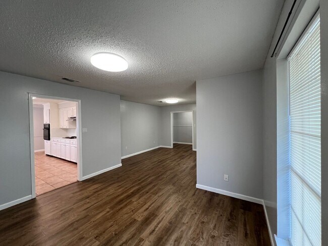 Foto del edificio - 13085 Friendship Rd