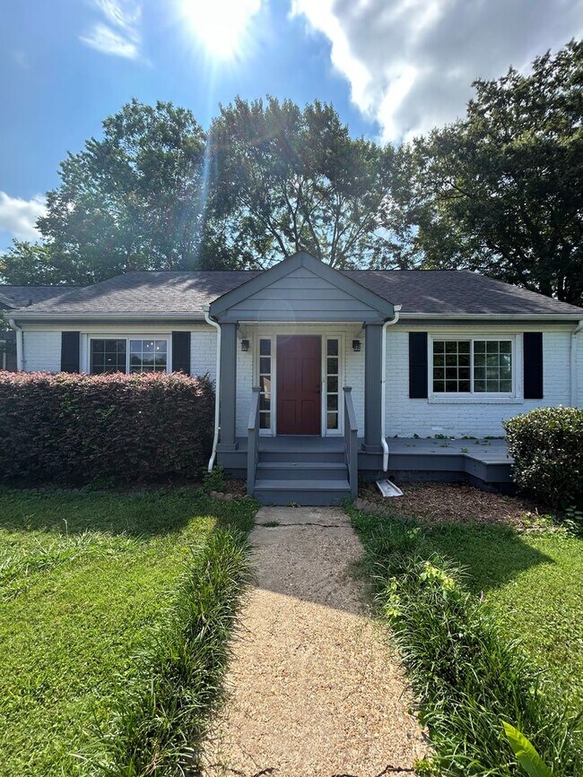 Building Photo - Charming Belvoir Home - 2 Bed, 1 Bath, 1 C...