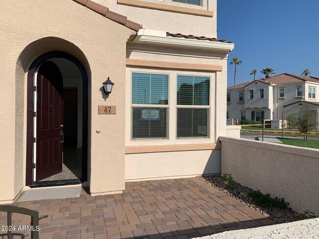 Building Photo - 4077 S Sabrina Dr