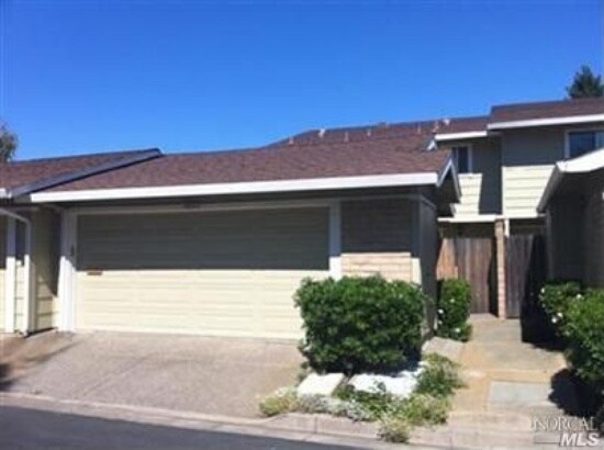 Primary Photo - 2912 Sunbird Dr