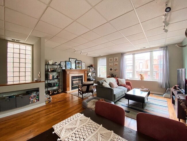 Building Photo - 2117 W Ohio St
