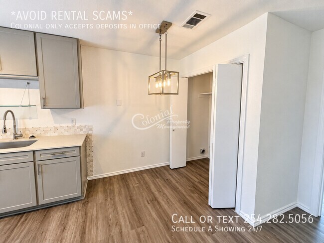 Foto del edificio - 5902 Greengate Dr