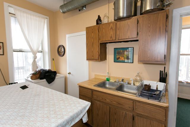 Foto del edificio - 1228 N Maplewood Ave