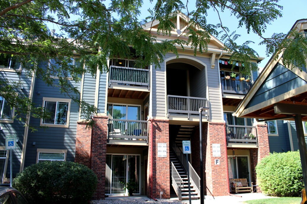 Foto principal - 2450 Windrow Dr