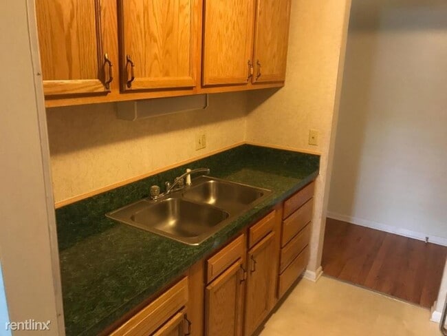 Building Photo - 1500 Bridge Rd