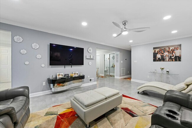 Foto del edificio - 10 Fourwood Ct