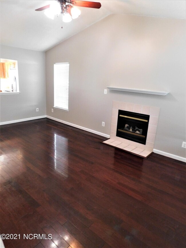 Building Photo - 100 Meadowbrook Ln
