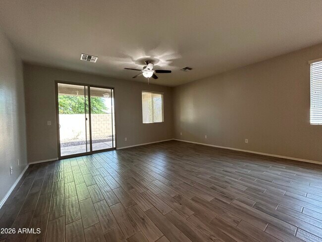 Building Photo - 3030 E Quartz St