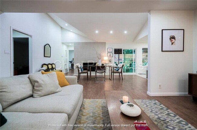Building Photo - 6117 Reicher Dr