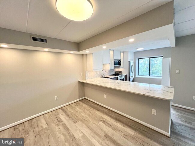 Foto del edificio - 118 Roberts Ln