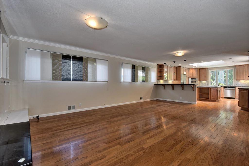 Primary Photo - 10566 Creston Dr