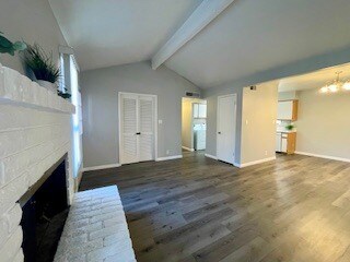 Foto del edificio - 6610 S Lakeshore Dr