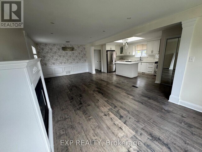 Photo du bâtiment - 97 Central Park Blvd N