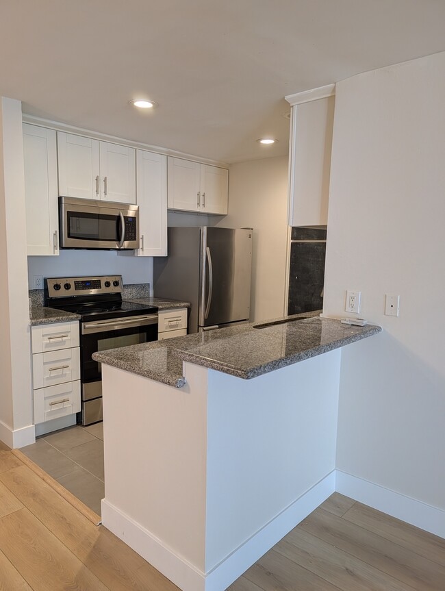 Building Photo - 7777 W 91st St