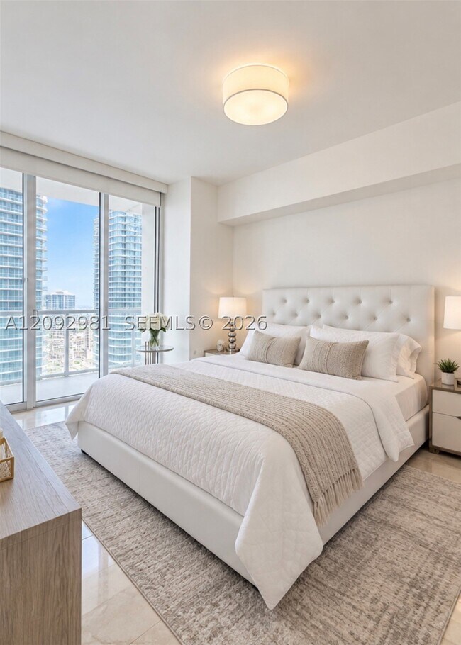 Building Photo - 475 Brickell Ave