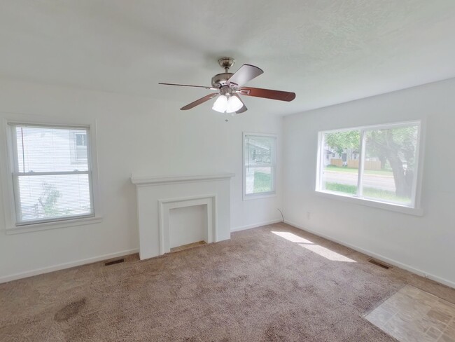 Foto del edificio - 3028 W Maple St