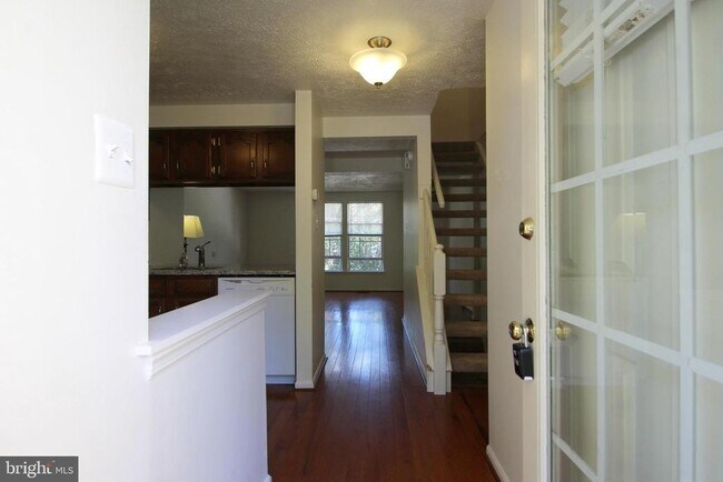 Foto del edificio - 1544 Woodcrest Dr