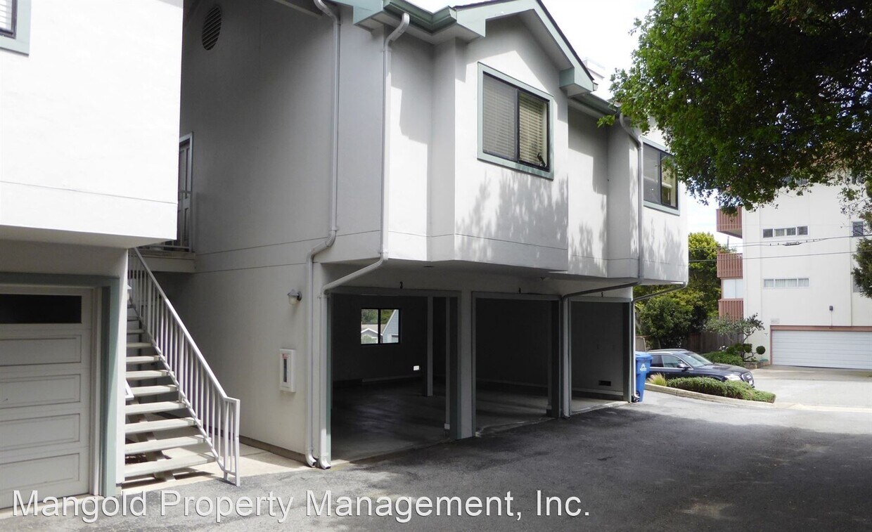 Building Photo - 820 Lighthouse Ave