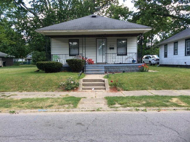 Building Photo - 1234 Johnson St