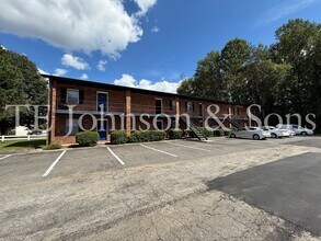 Building Photo - 126 Weatherwood Ct