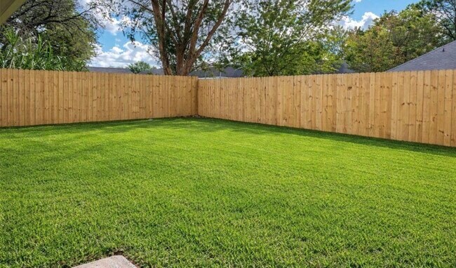 Building Photo - 10322 Sageburrow Dr