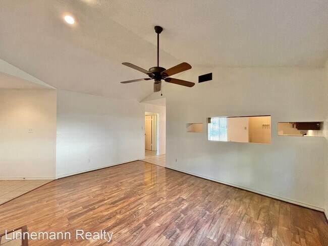 Building Photo - 2 br, 1 bath House - 4005 Trotwood Trl