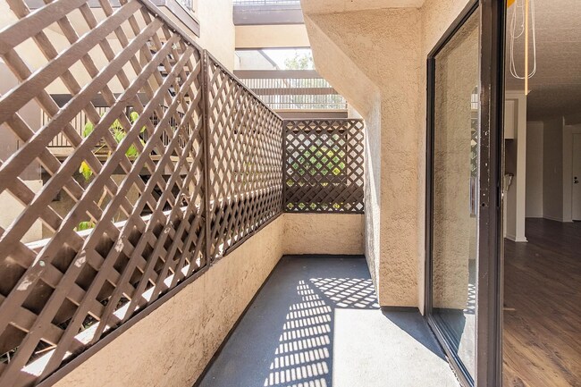 Foto del edificio - 950 Kings Rd