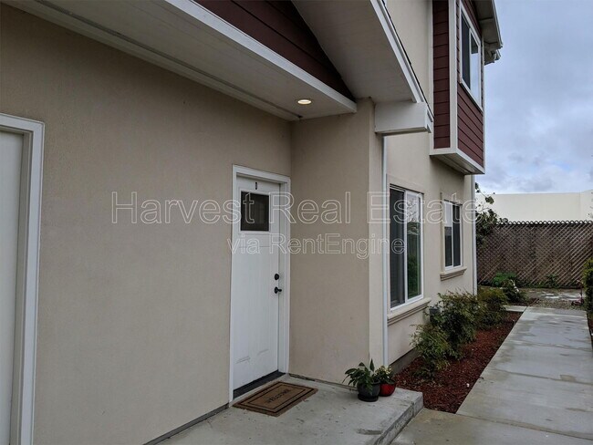 Foto del edificio - 21709 Meekland Ave
