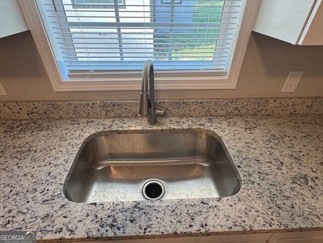 Foto del edificio - 1431 Lorenzo Dr SW