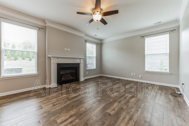 Building Photo - 7419 Canova Ln