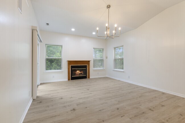 Building Photo - 3415 Waterloo Dr