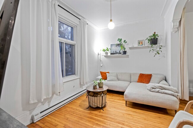 Photo du bâtiment - 201 Av 3E