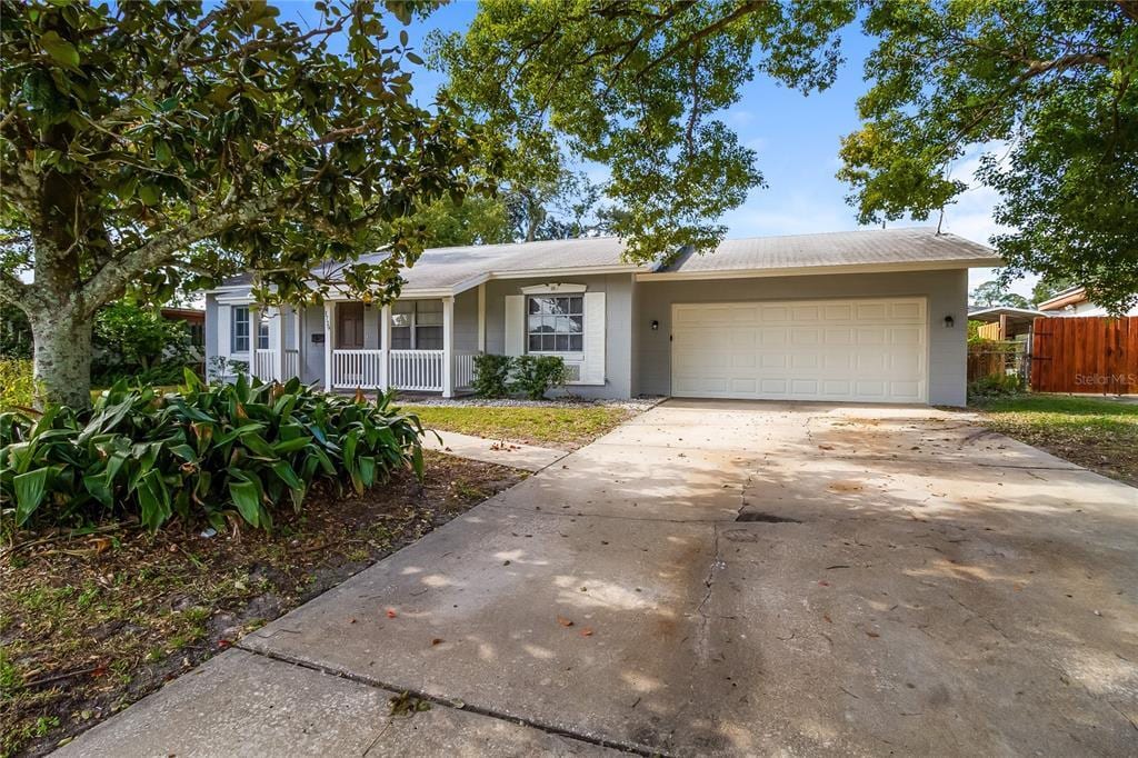 Foto principal - 1729 Puritan Ave
