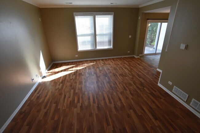 Building Photo - 589 Conservatory Ln
